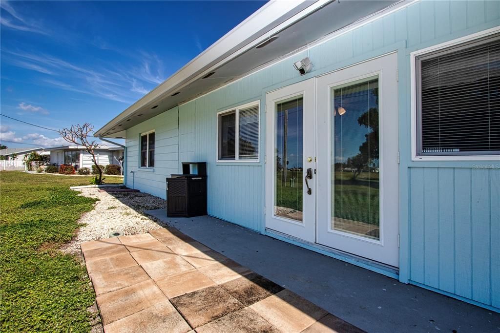 For Sale: $320,000 (3 beds, 2 baths, 2012 Square Feet)