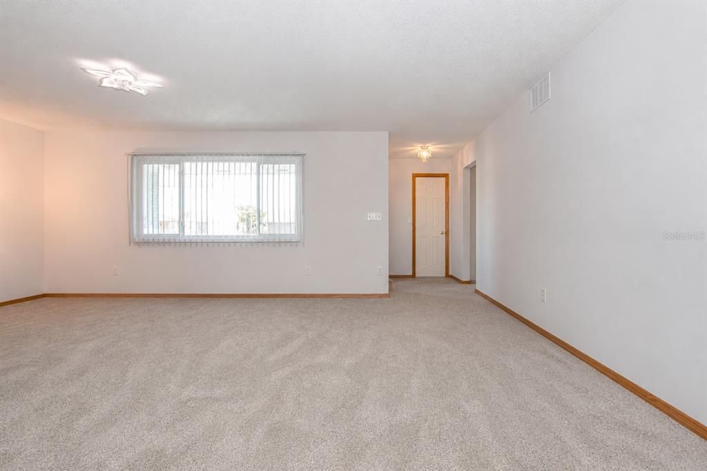 For Sale: $320,000 (3 beds, 2 baths, 2012 Square Feet)