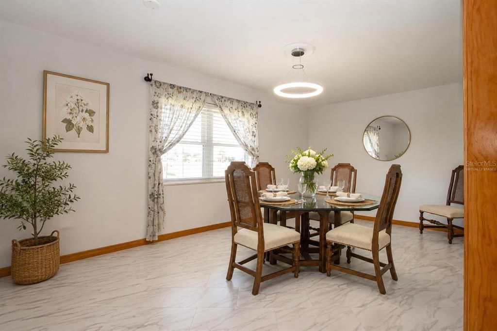 For Sale: $320,000 (3 beds, 2 baths, 2012 Square Feet)