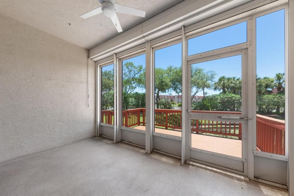 For Sale: $300,000 (2 beds, 2 baths, 1250 Square Feet)