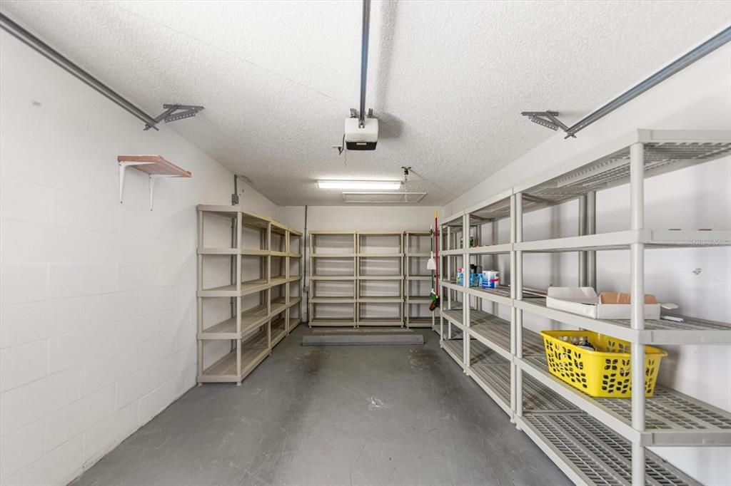 For Sale: $300,000 (2 beds, 2 baths, 1250 Square Feet)