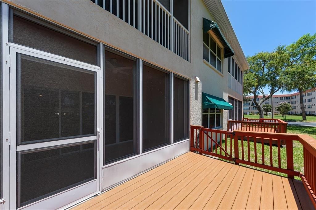 For Sale: $300,000 (2 beds, 2 baths, 1250 Square Feet)