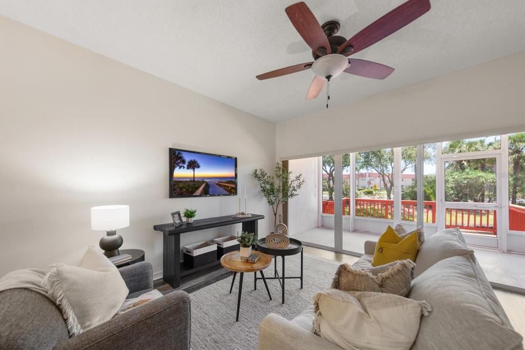 For Sale: $300,000 (2 beds, 2 baths, 1250 Square Feet)