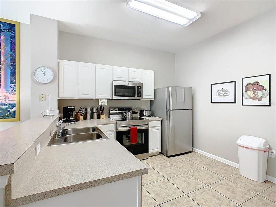 For Sale: $420,000 (3 beds, 3 baths, 1440 Square Feet)