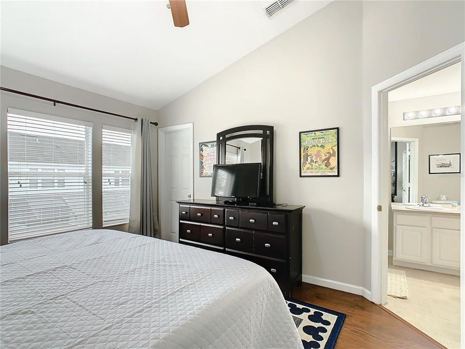 For Sale: $420,000 (3 beds, 3 baths, 1440 Square Feet)