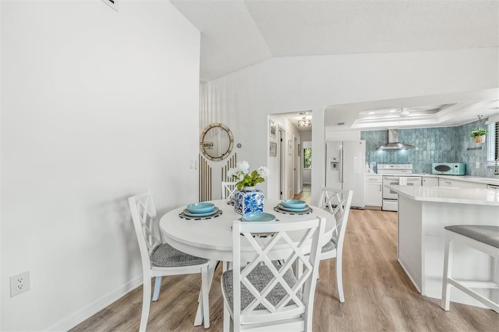 В аренду: $4,300 (3 спален, 2 ванн, 1275 Квадратных фут)