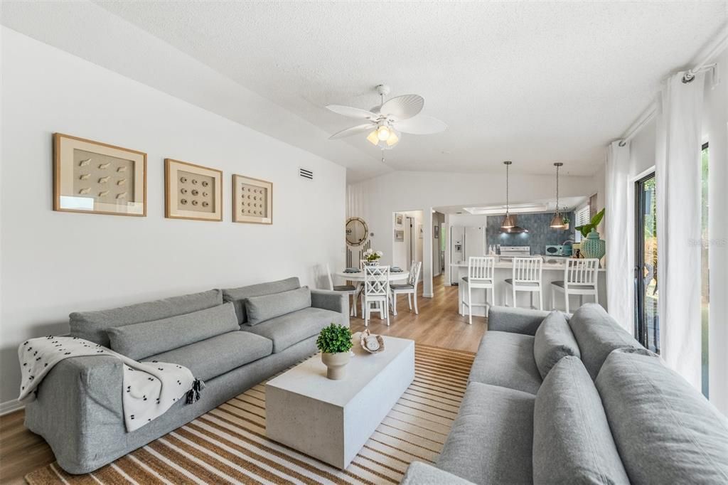В аренду: $4,300 (3 спален, 2 ванн, 1275 Квадратных фут)