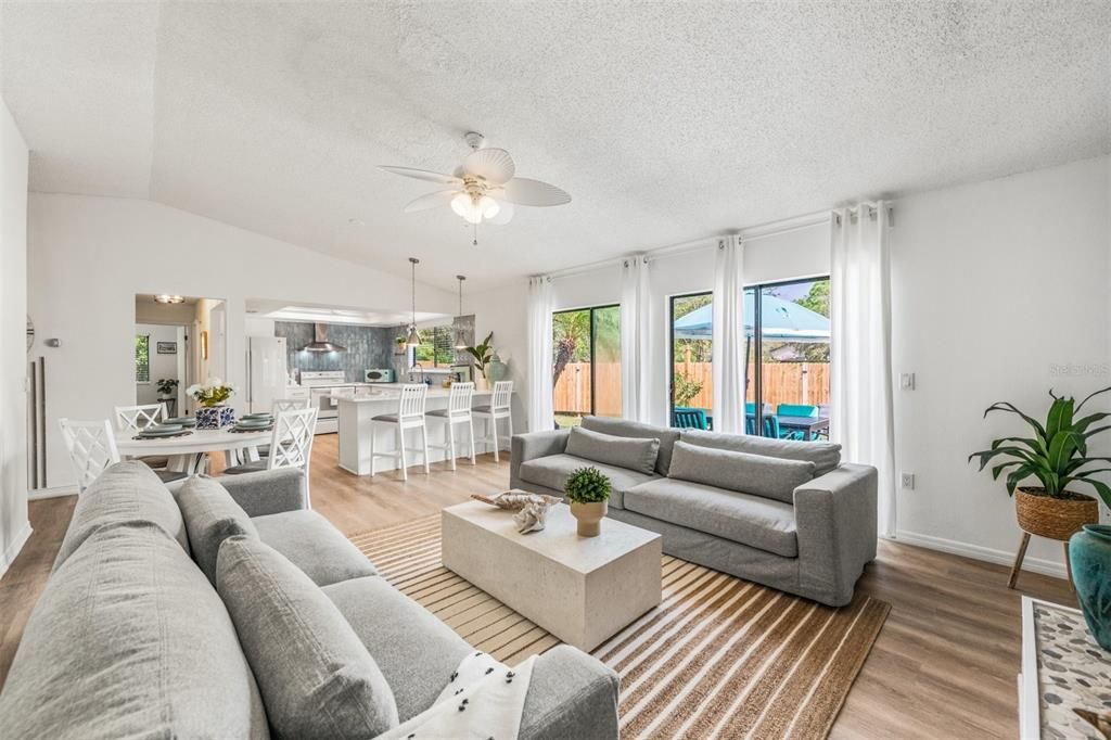 В аренду: $4,300 (3 спален, 2 ванн, 1275 Квадратных фут)