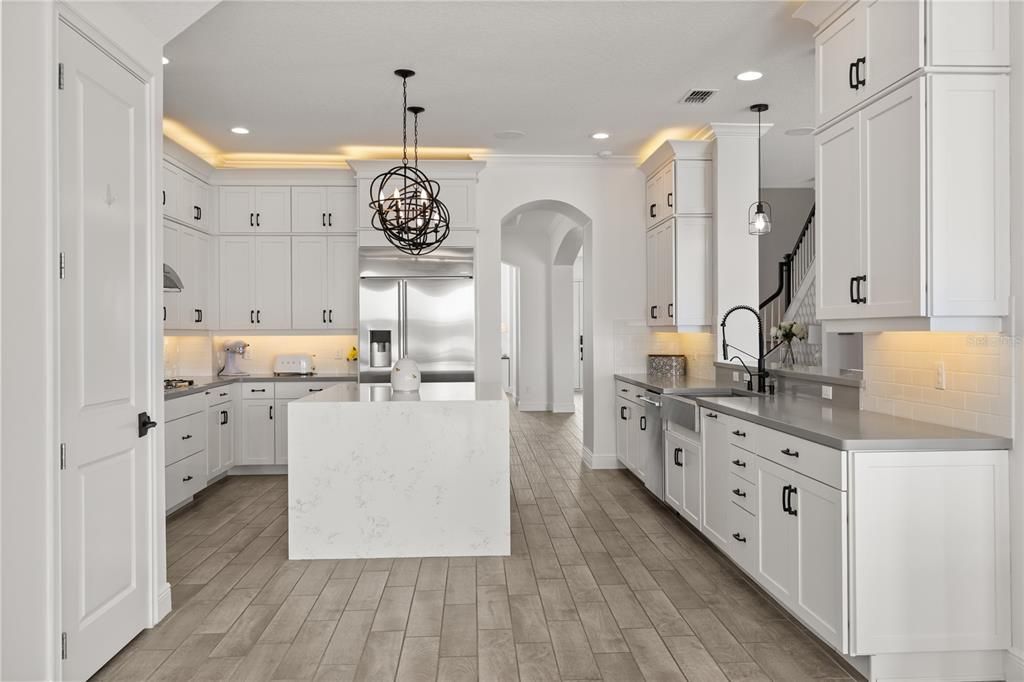 For Sale: $2,799,950 (5 beds, 5 baths, 5551 Square Feet)