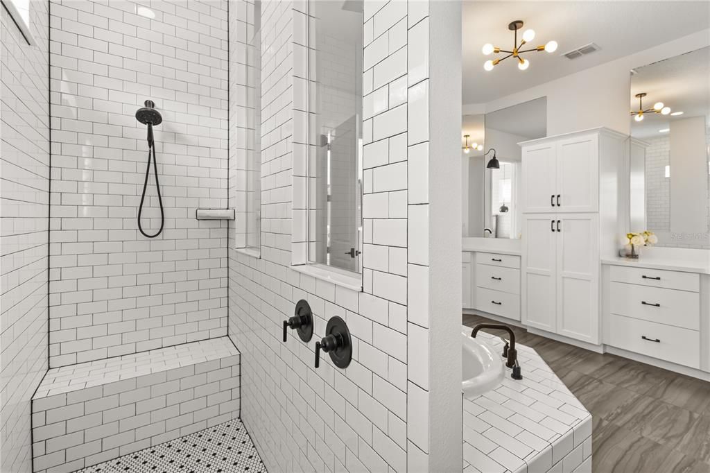 For Sale: $2,799,950 (5 beds, 5 baths, 5551 Square Feet)