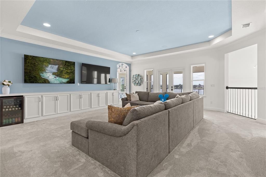 For Sale: $2,799,950 (5 beds, 5 baths, 5551 Square Feet)
