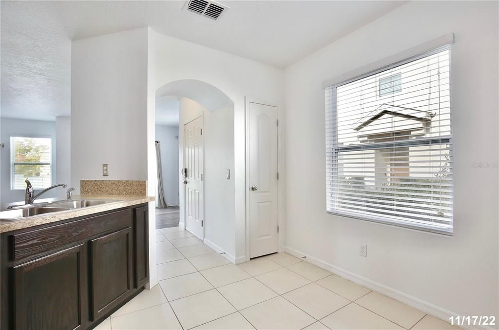 For Rent: $2,295 (3 beds, 2 baths, 1461 Square Feet)
