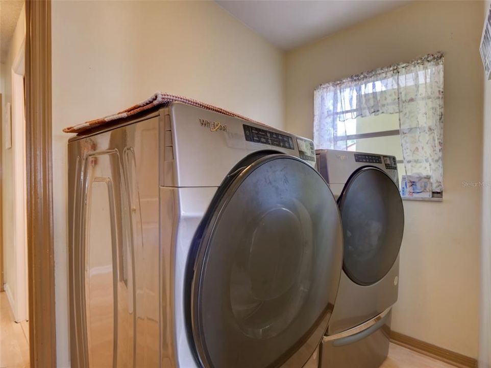 На продажу: $424,900 (3 спален, 2 ванн, 1752 Квадратных фут)