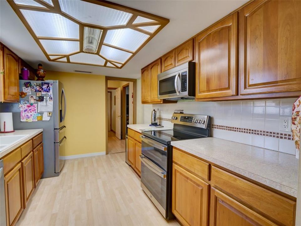 На продажу: $424,900 (3 спален, 2 ванн, 1752 Квадратных фут)