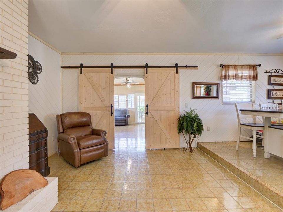 На продажу: $424,900 (3 спален, 2 ванн, 1752 Квадратных фут)