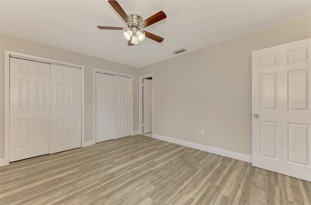 For Rent: $2,700 (4 beds, 2 baths, 1934 Square Feet)
