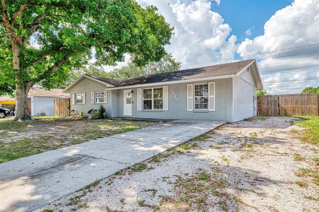 For Rent: $2,700 (4 beds, 2 baths, 1934 Square Feet)