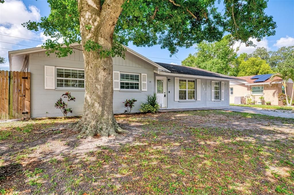For Rent: $2,700 (4 beds, 2 baths, 1934 Square Feet)