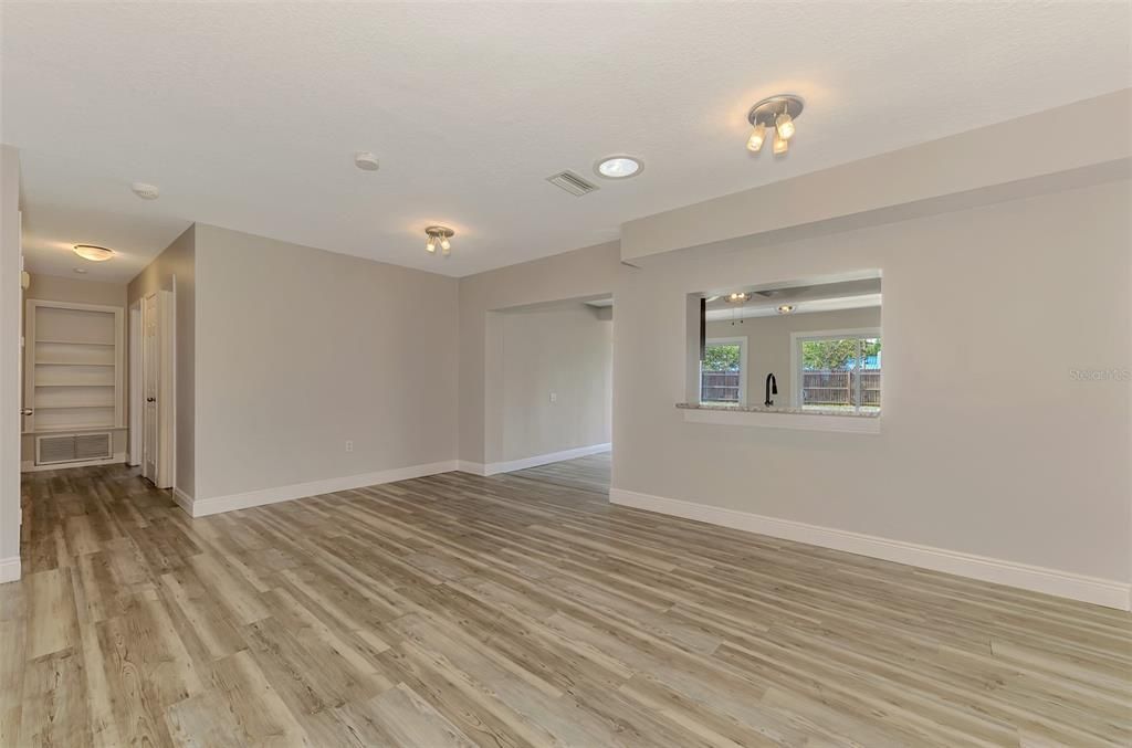 For Rent: $2,700 (4 beds, 2 baths, 1934 Square Feet)