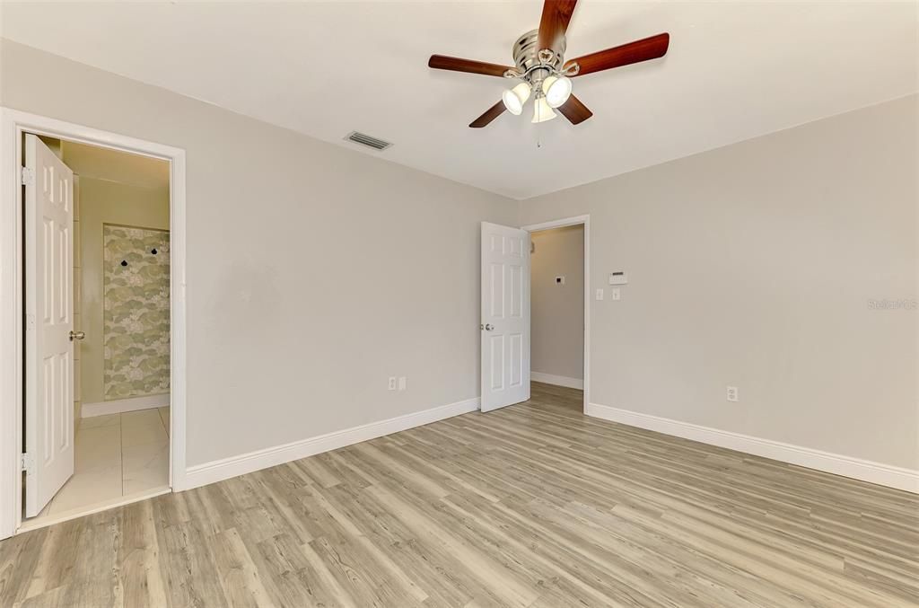 For Rent: $2,700 (4 beds, 2 baths, 1934 Square Feet)