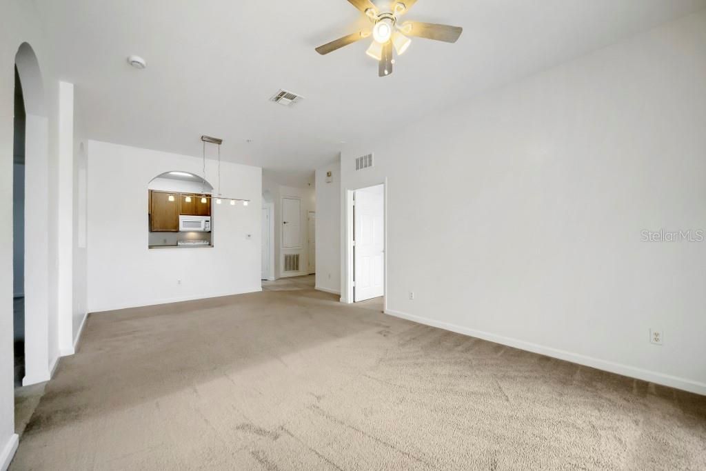 For Sale: $194,000 (3 beds, 2 baths, 1247 Square Feet)