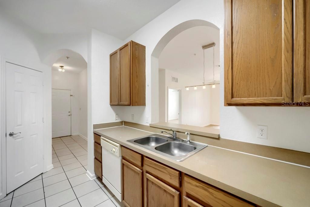 For Sale: $194,000 (3 beds, 2 baths, 1247 Square Feet)