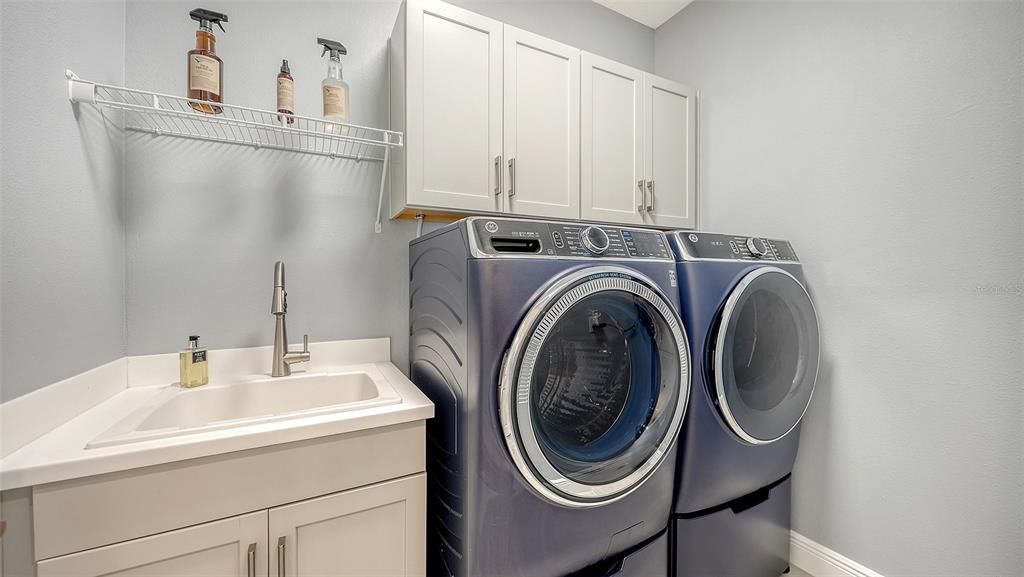 For Sale: $798,000 (4 beds, 2 baths, 2483 Square Feet)