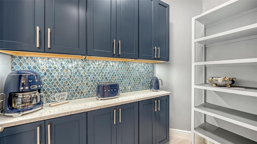 For Sale: $798,000 (4 beds, 2 baths, 2483 Square Feet)