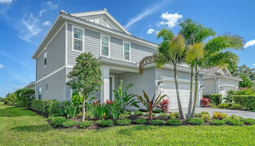 For Sale: $798,000 (4 beds, 2 baths, 2483 Square Feet)