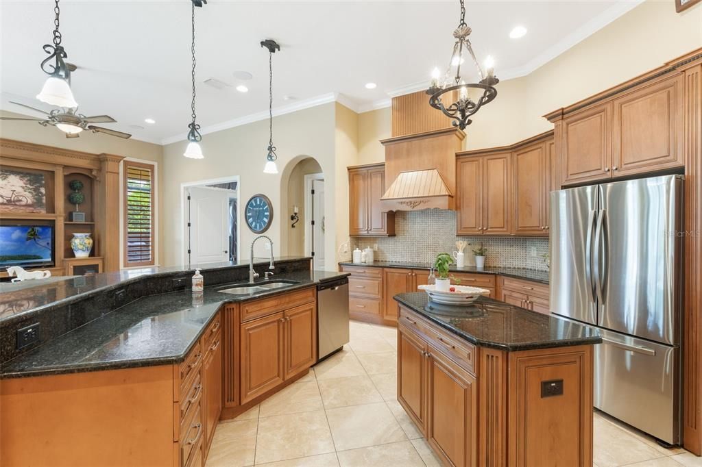 For Sale: $1,144,000 (5 beds, 4 baths, 4593 Square Feet)