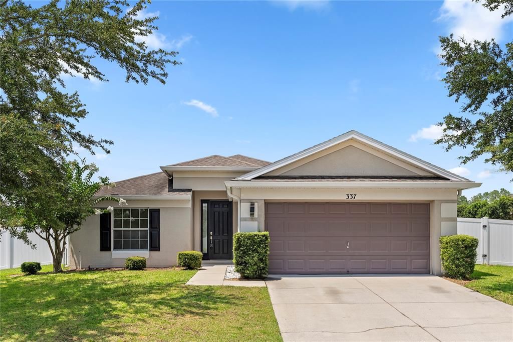 For Sale: $415,000 (4 beds, 2 baths, 1604 Square Feet)