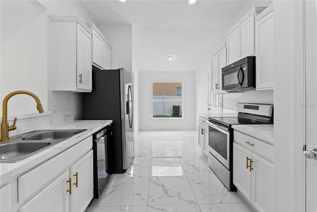 For Sale: $415,000 (4 beds, 2 baths, 1604 Square Feet)