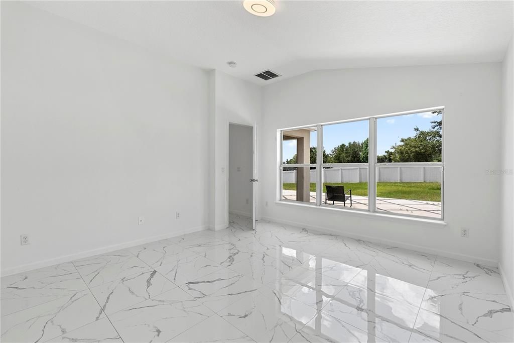 For Sale: $415,000 (4 beds, 2 baths, 1604 Square Feet)