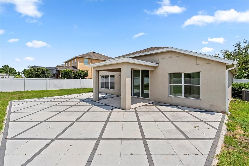 For Sale: $415,000 (4 beds, 2 baths, 1604 Square Feet)