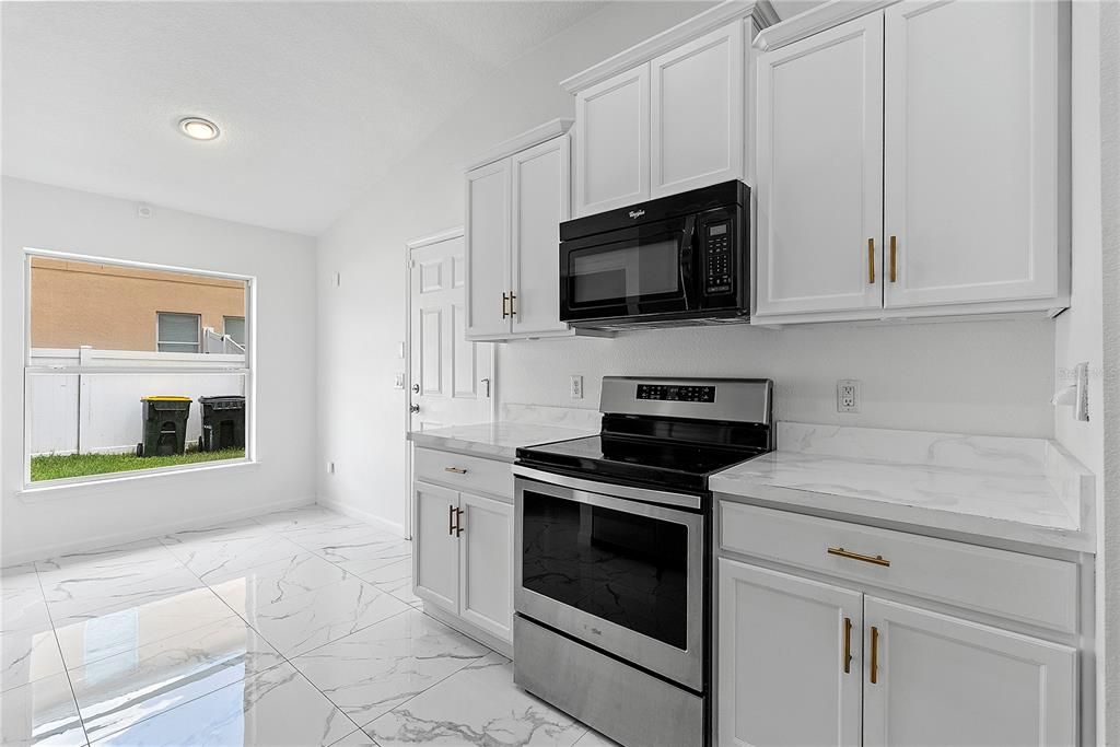 For Sale: $415,000 (4 beds, 2 baths, 1604 Square Feet)