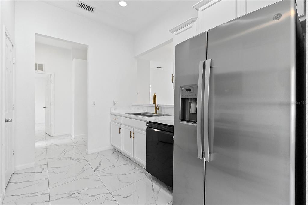 For Sale: $415,000 (4 beds, 2 baths, 1604 Square Feet)