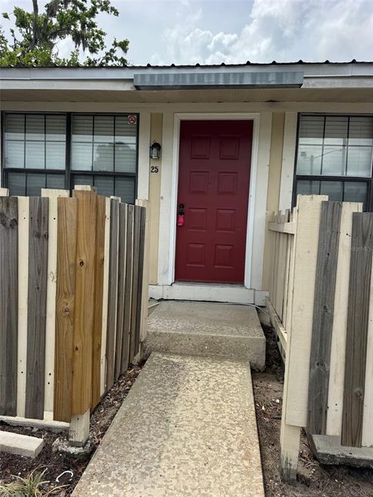 For Rent: $849 (0 beds, 1 baths, 288 Square Feet)