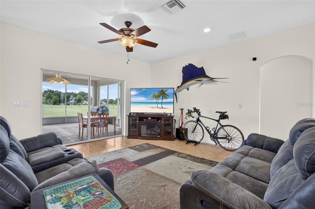 For Sale: $975,000 (3 beds, 2 baths, 1796 Square Feet)