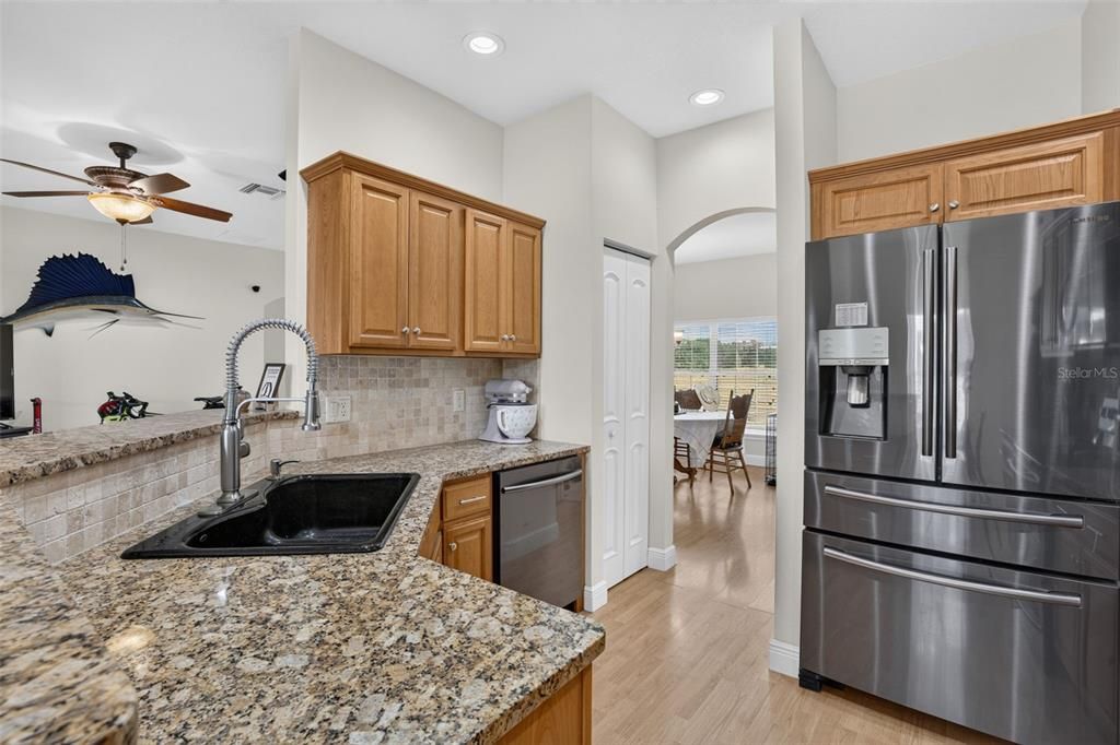For Sale: $975,000 (3 beds, 2 baths, 1796 Square Feet)