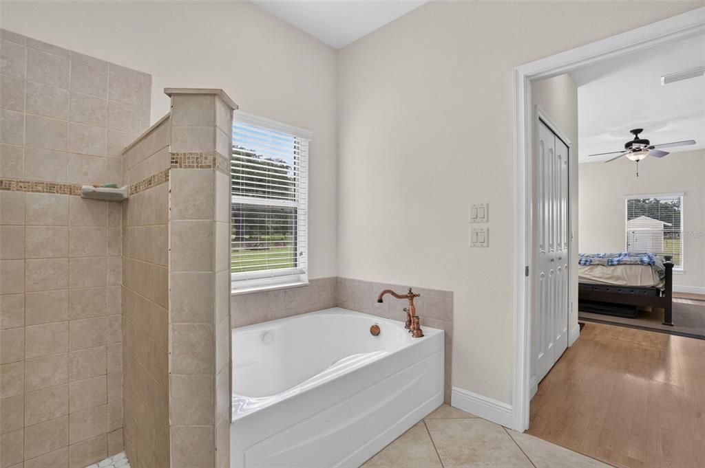 For Sale: $975,000 (3 beds, 2 baths, 1796 Square Feet)