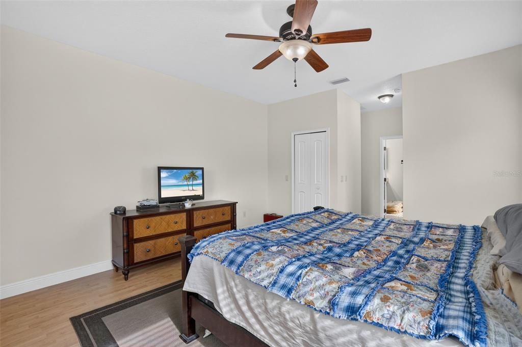 For Sale: $975,000 (3 beds, 2 baths, 1796 Square Feet)