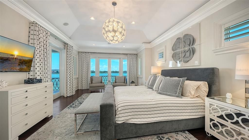 For Sale: $11,900,000 (5 beds, 6 baths, 5759 Square Feet)