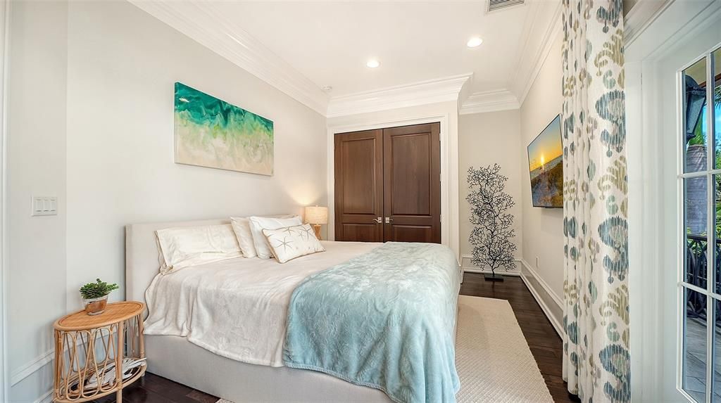 For Sale: $11,900,000 (5 beds, 6 baths, 5759 Square Feet)