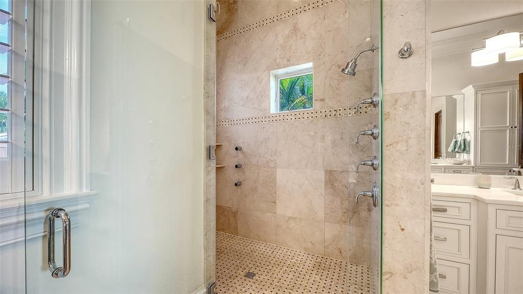 For Sale: $11,900,000 (5 beds, 6 baths, 5759 Square Feet)