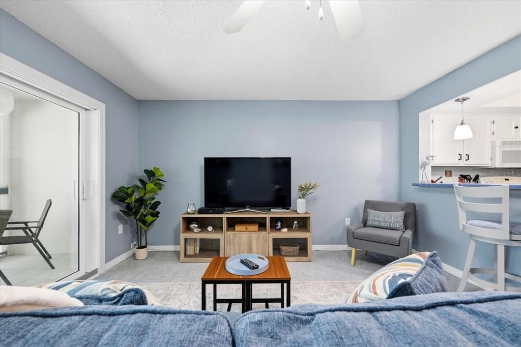 For Sale: $509,000 (1 beds, 1 baths, 715 Square Feet)