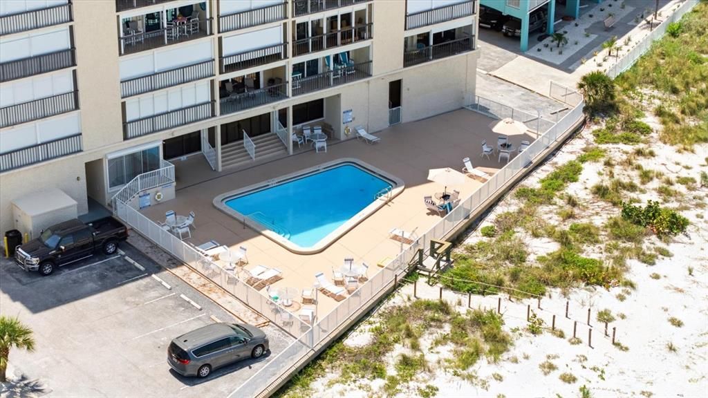 For Sale: $509,000 (1 beds, 1 baths, 715 Square Feet)