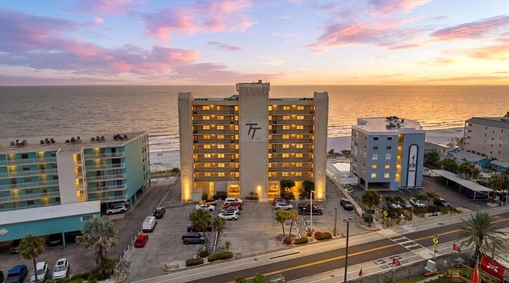 For Sale: $509,000 (1 beds, 1 baths, 715 Square Feet)