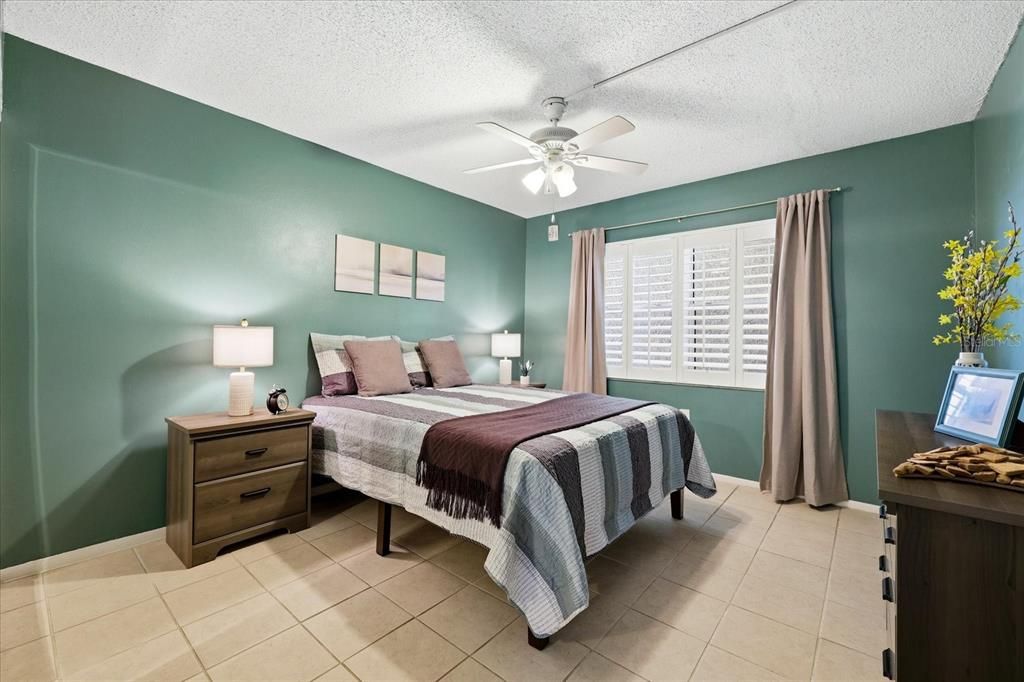 For Sale: $509,000 (1 beds, 1 baths, 715 Square Feet)