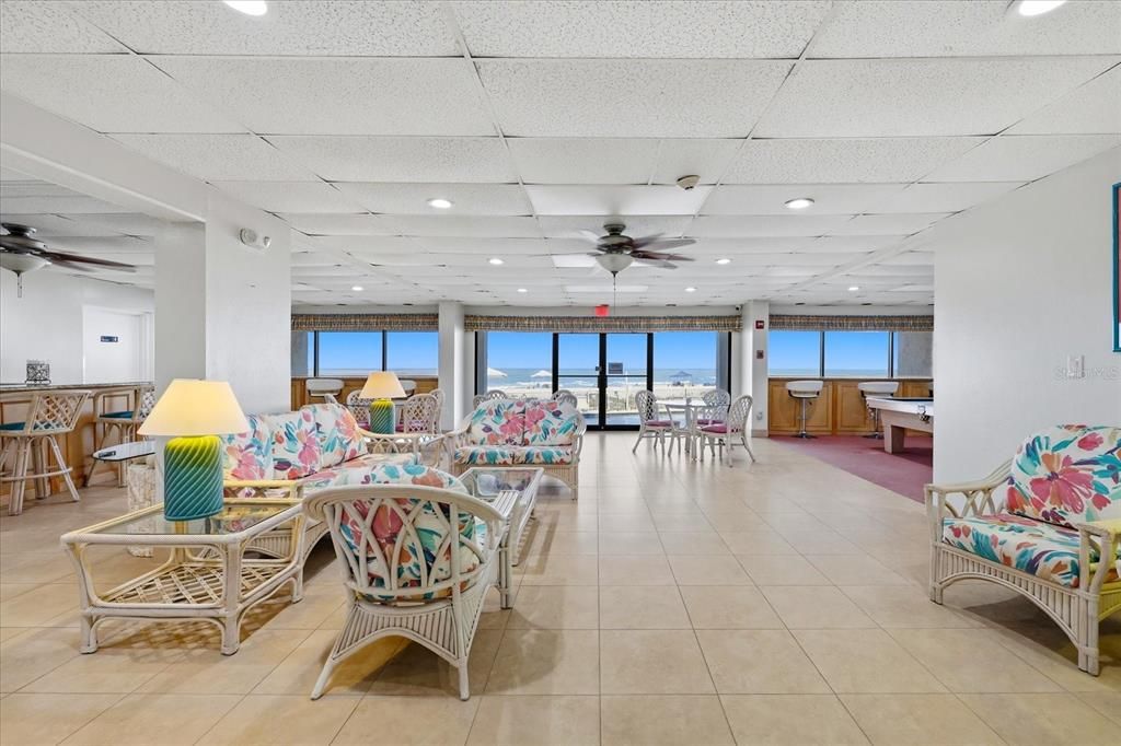 For Sale: $509,000 (1 beds, 1 baths, 715 Square Feet)