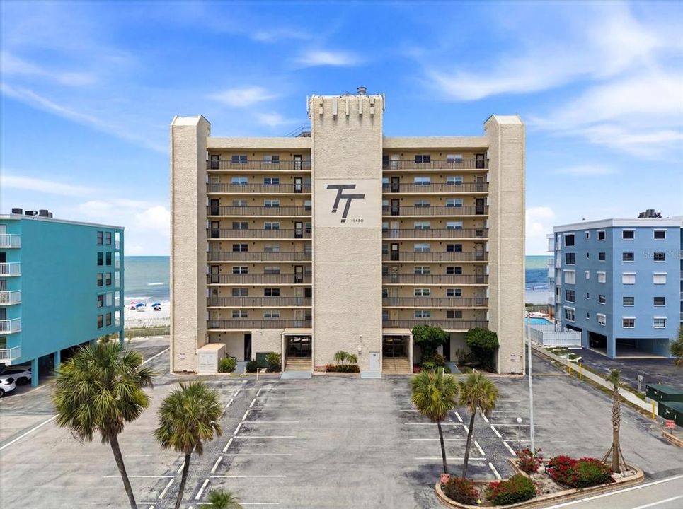 For Sale: $509,000 (1 beds, 1 baths, 715 Square Feet)